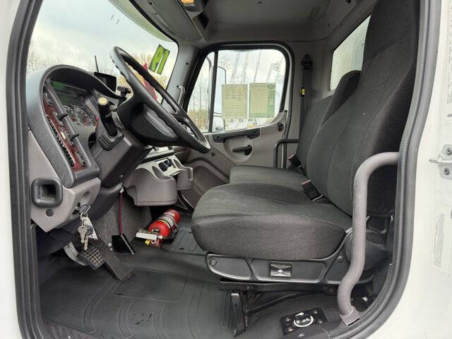 2019 Freightliner M2 106