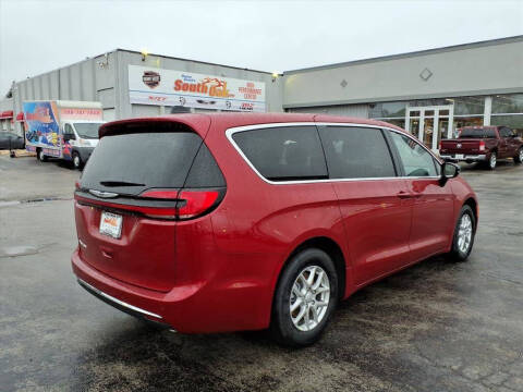 2026 Chrysler Pacifica Select