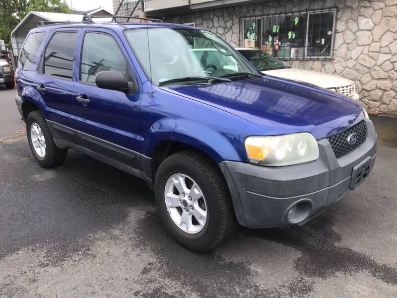 2005 Ford Escape for sale at Chuck Wise Motors in Portland OR
