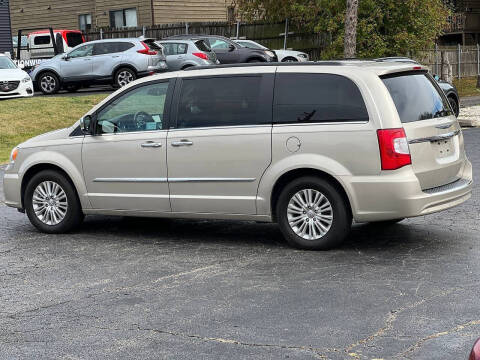 2013 Chrysler Town and Country Touring-L