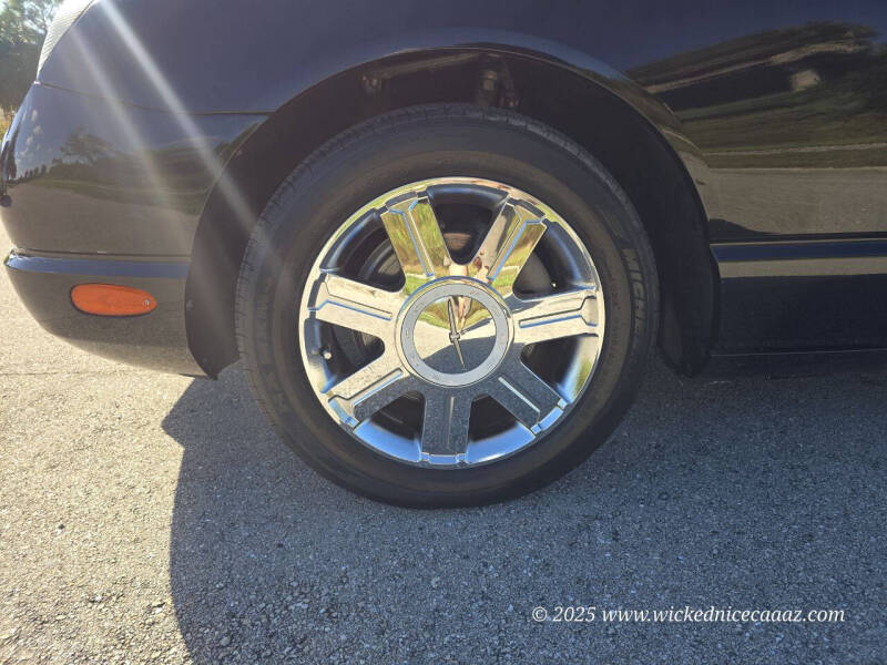 2005 Ford Thunderbird Deluxe