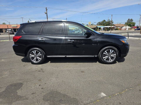 2017 Nissan Pathfinder SV