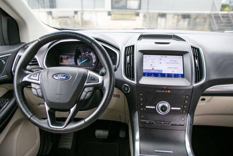 2020 Ford Edge Titanium