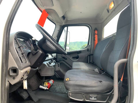 2015 Freightliner M2 106