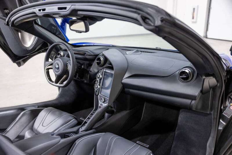 2022 McLaren 720S Spider