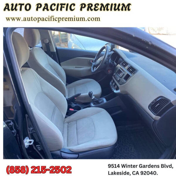 2015 Kia Rio 5-Door LX