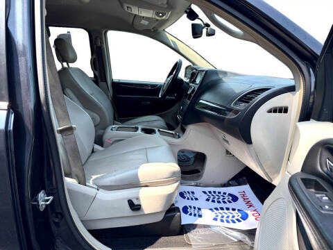 2014 Chrysler Town and Country Touring-L