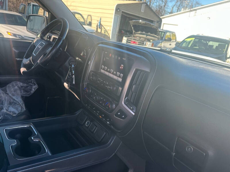 2016 GMC Sierra 1500 SLE photo 17