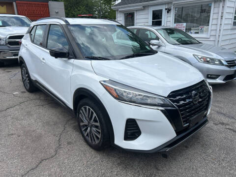 2021 Nissan Kicks SR