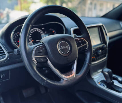 2017 Jeep Grand Cherokee Laredo E