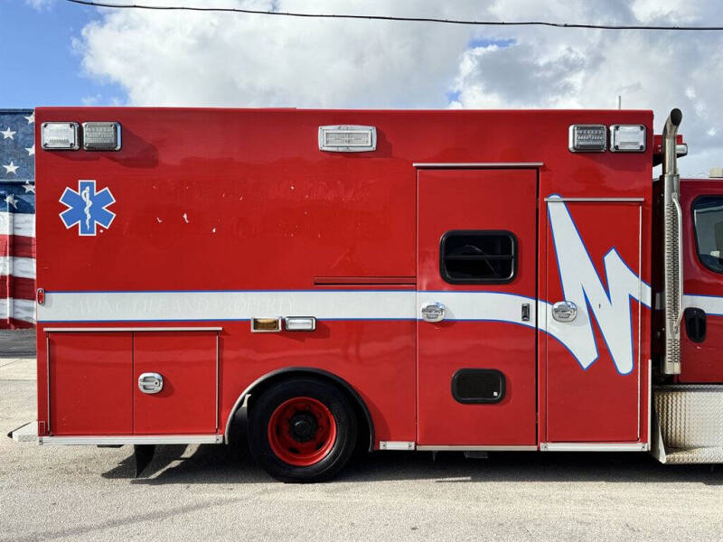 2016 Freightliner M2 106