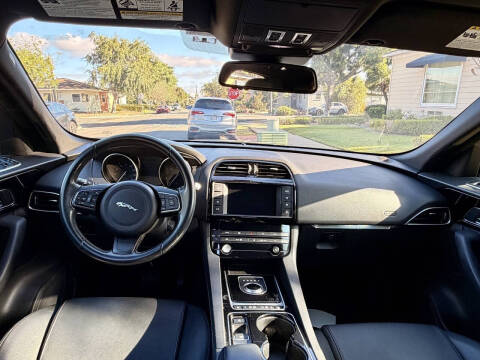2017 Jaguar F-PACE 35t Premium