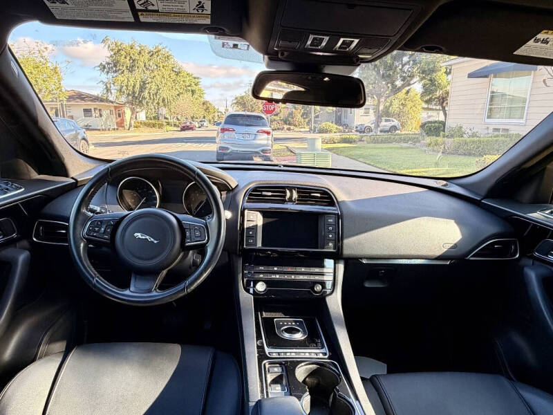2017 Jaguar F-PACE 35t Premium