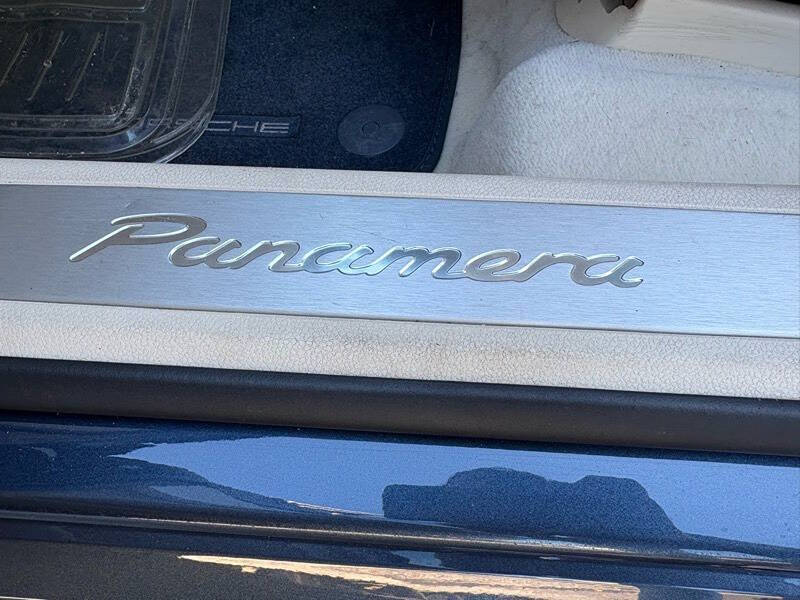 2011 Porsche Panamera 4