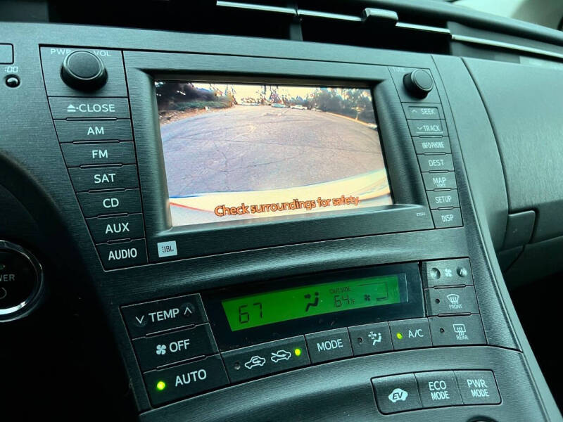 2010 Toyota Prius III