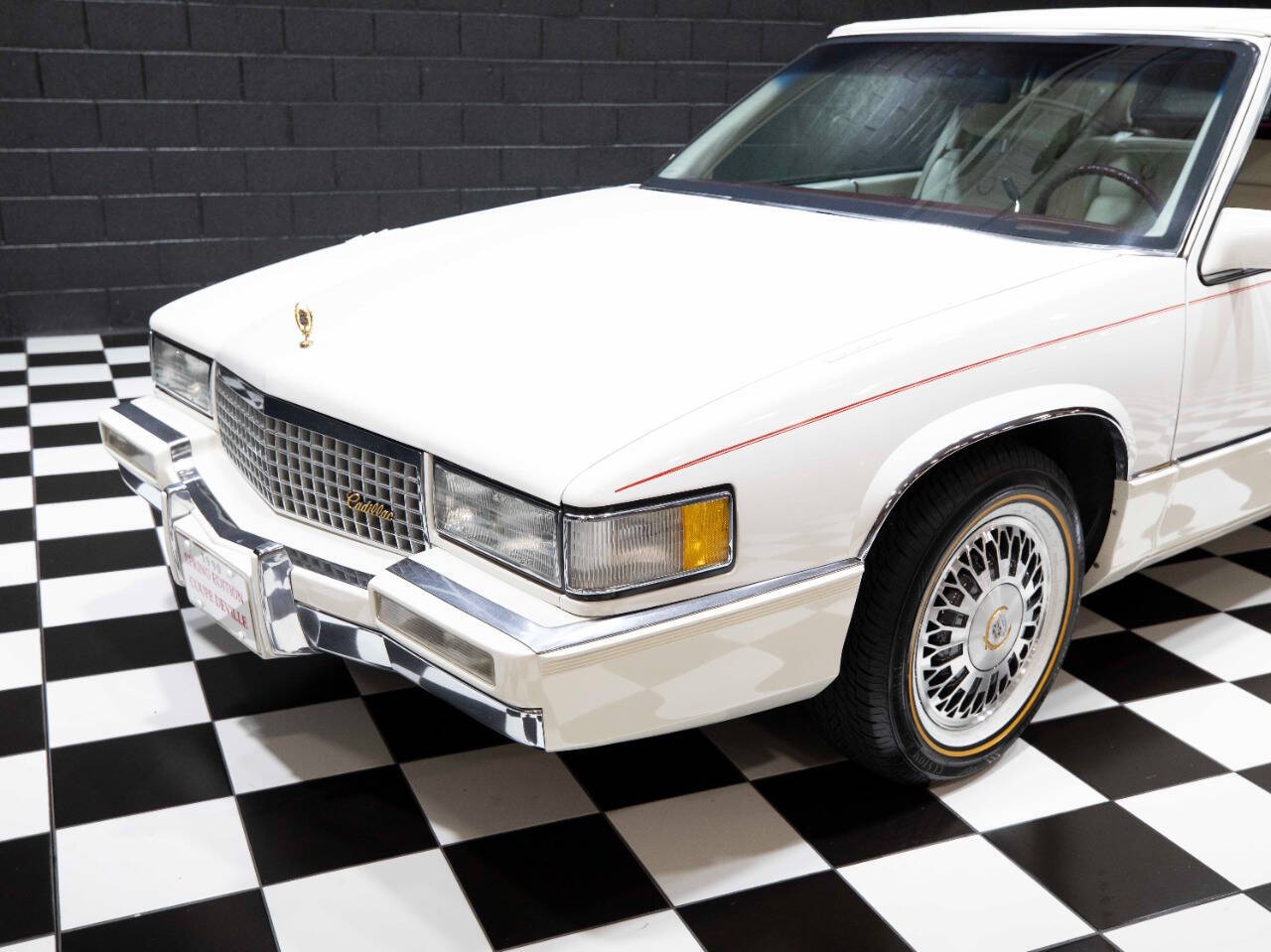 1990 Cadillac DeVille 8