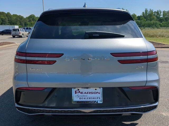 2026 Genesis GV70 2.5T Advanced
