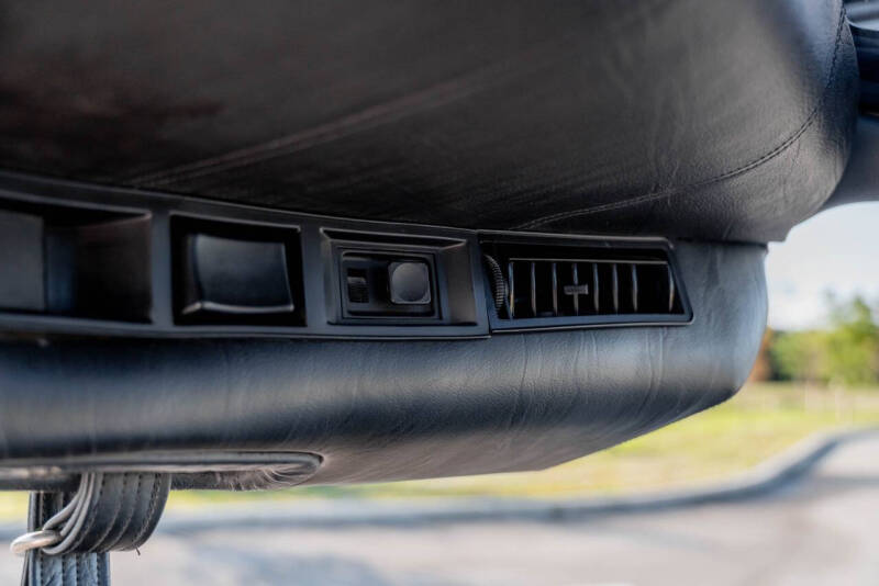 1981 DeLorean DMC-12