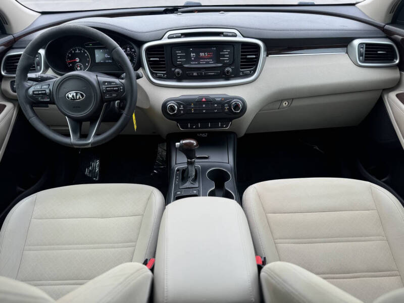 2016 Kia Sorento LX
