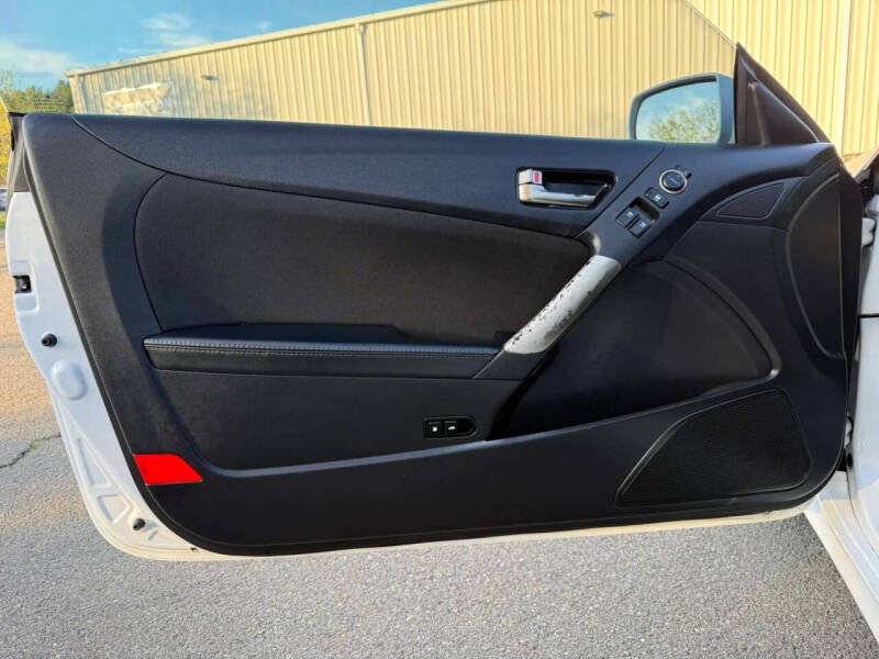 2016 Hyundai Genesis Coupe