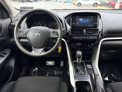 2022 Mitsubishi Eclipse Cross ES