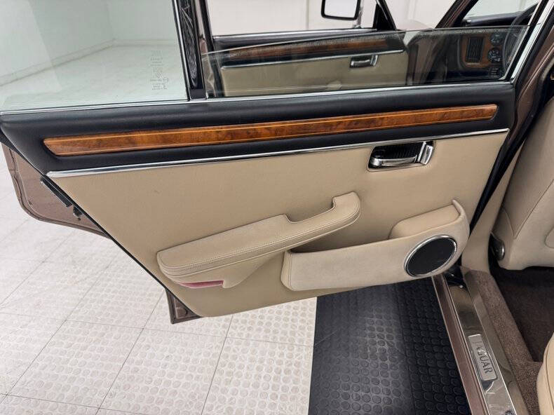 1986 Jaguar XJ-Series XJ6 Vanden Plas