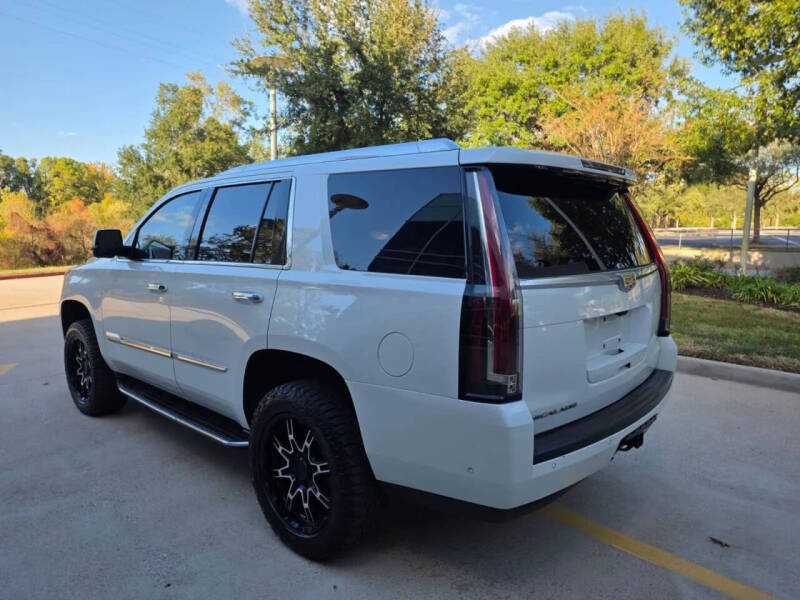 2017 Cadillac Escalade Luxury