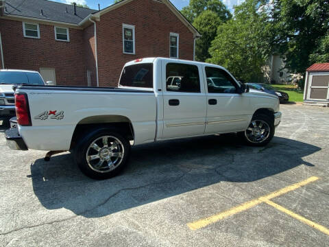 2006 Chevrolet Silverado 1500 for sale at Paramount Autosport in Kennesaw GA