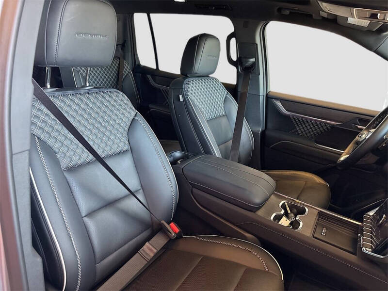 2024 GMC Acadia Denali