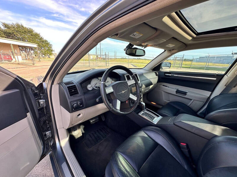 2006 Chrysler 300 SRT-8