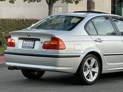 2004 BMW 3 Series 325xi