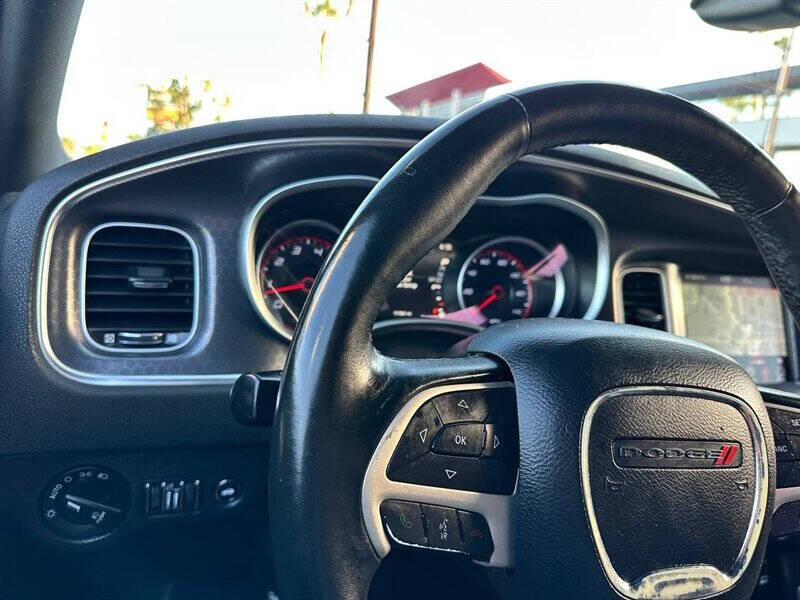 2017 Dodge Charger SXT