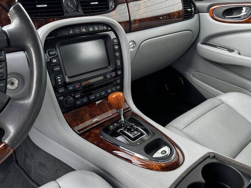 2005 Jaguar XJ-Series XJ8