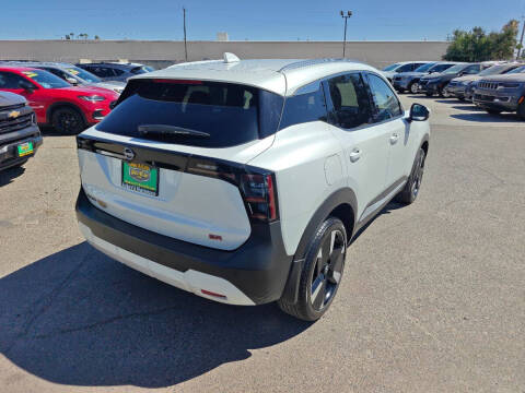 2025 Nissan Kicks SR