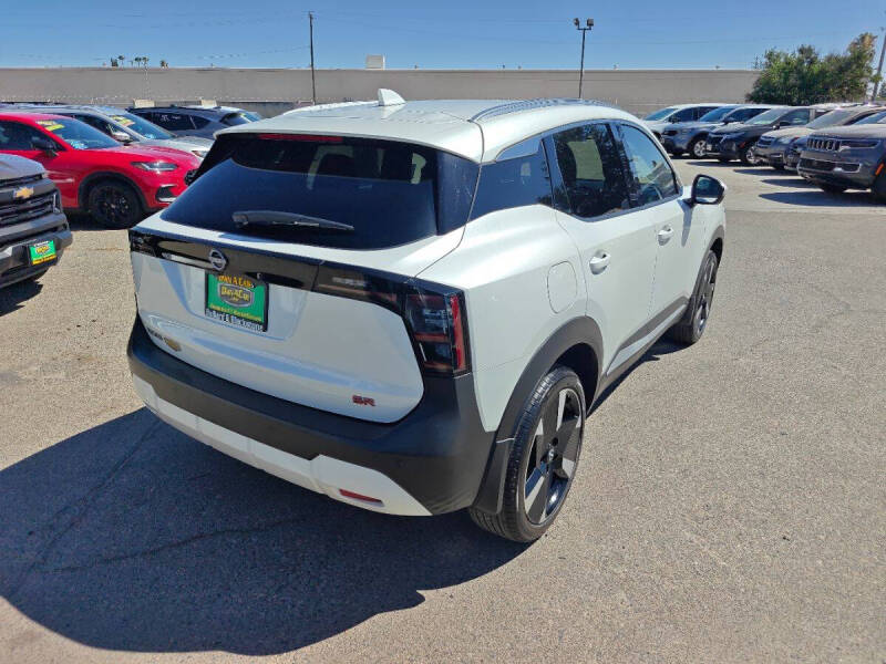 2025 Nissan Kicks SR