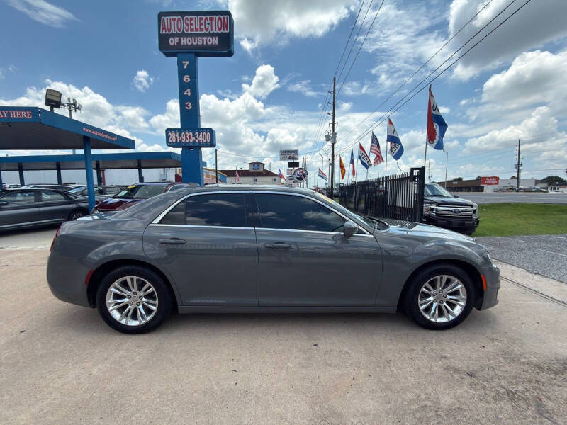 2019 Chrysler 300 Touring