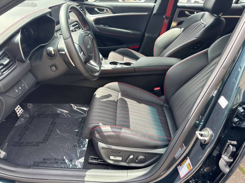2023 Genesis G70