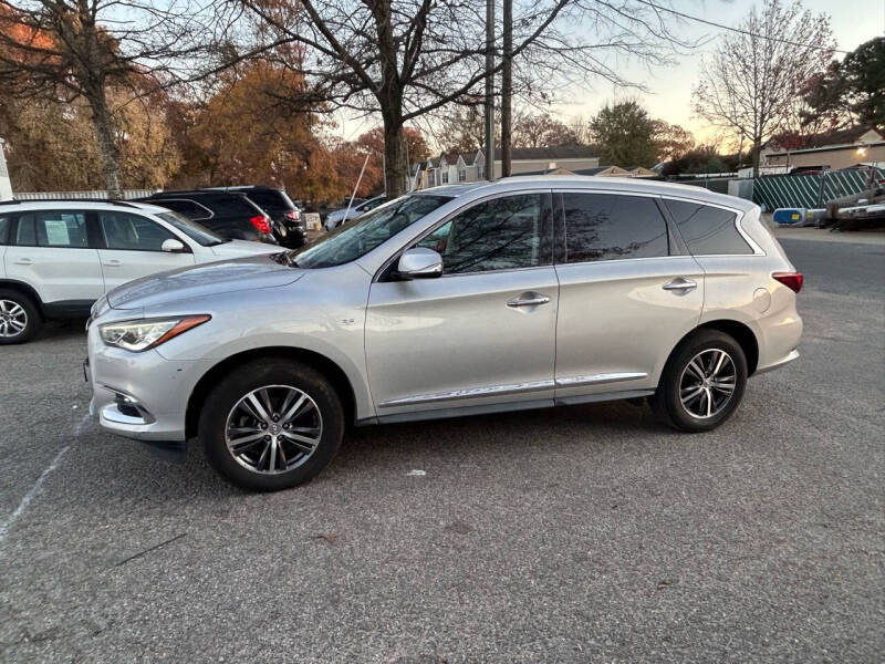 2017 INFINITI QX60 Base photo 5