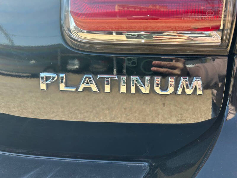 2017 Nissan Armada Platinum