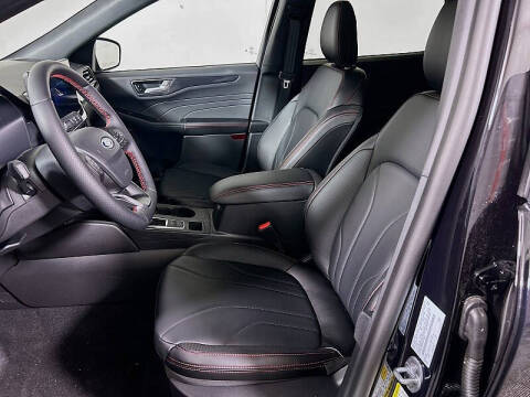 2025 Ford Escape ST-Line Elite