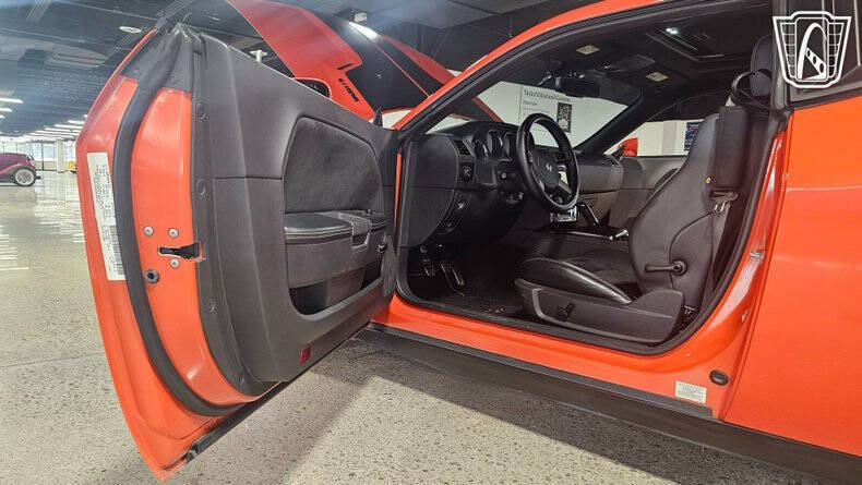 2009 Dodge Challenger SRT8