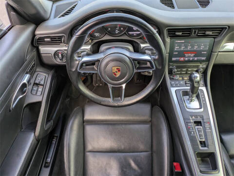 2019 Porsche 911 Carrera