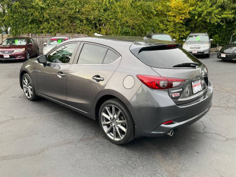 2018 Mazda MAZDA3 Touring
