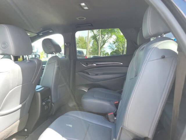 2022 Buick Enclave Essence