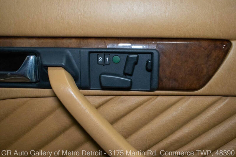 1991 Mercedes-Benz 560-Class 560 SEL