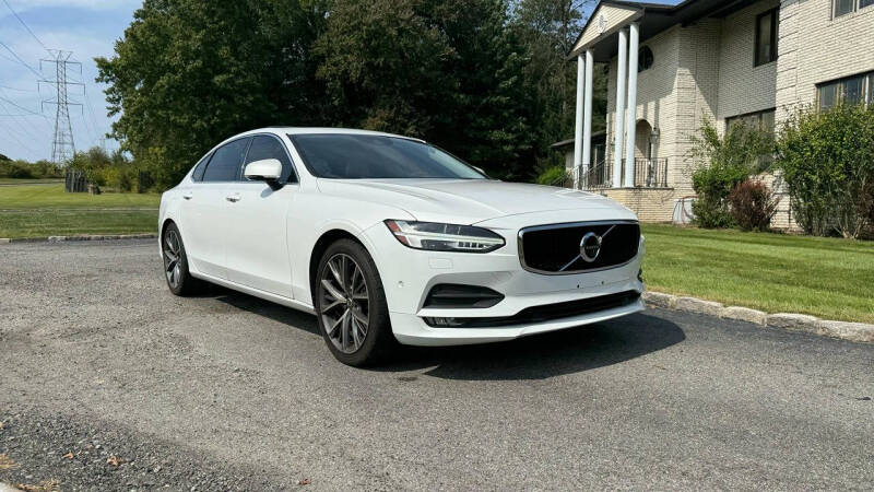 2018 Volvo S90 T5 Momentum