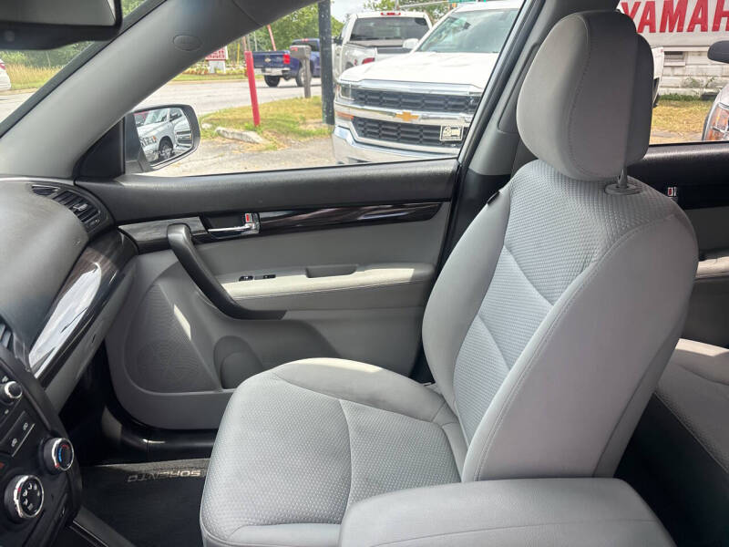 2011 Kia Sorento LX