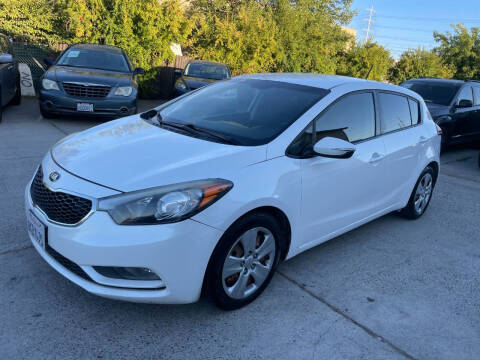 2016 Kia Forte5 for sale at Car Spot Auto Sales in Sacramento CA