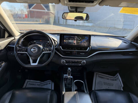 2023 Nissan Altima 2.5 SR