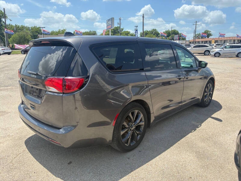 2018 Chrysler Pacifica Touring Plus